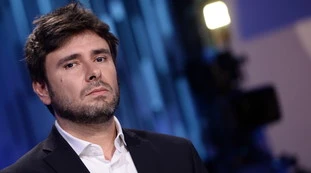 Alessandro Battista contro Matteo Renzi: "Fallito, frustrato, gode nel vedere l'Italia in difficoltà"