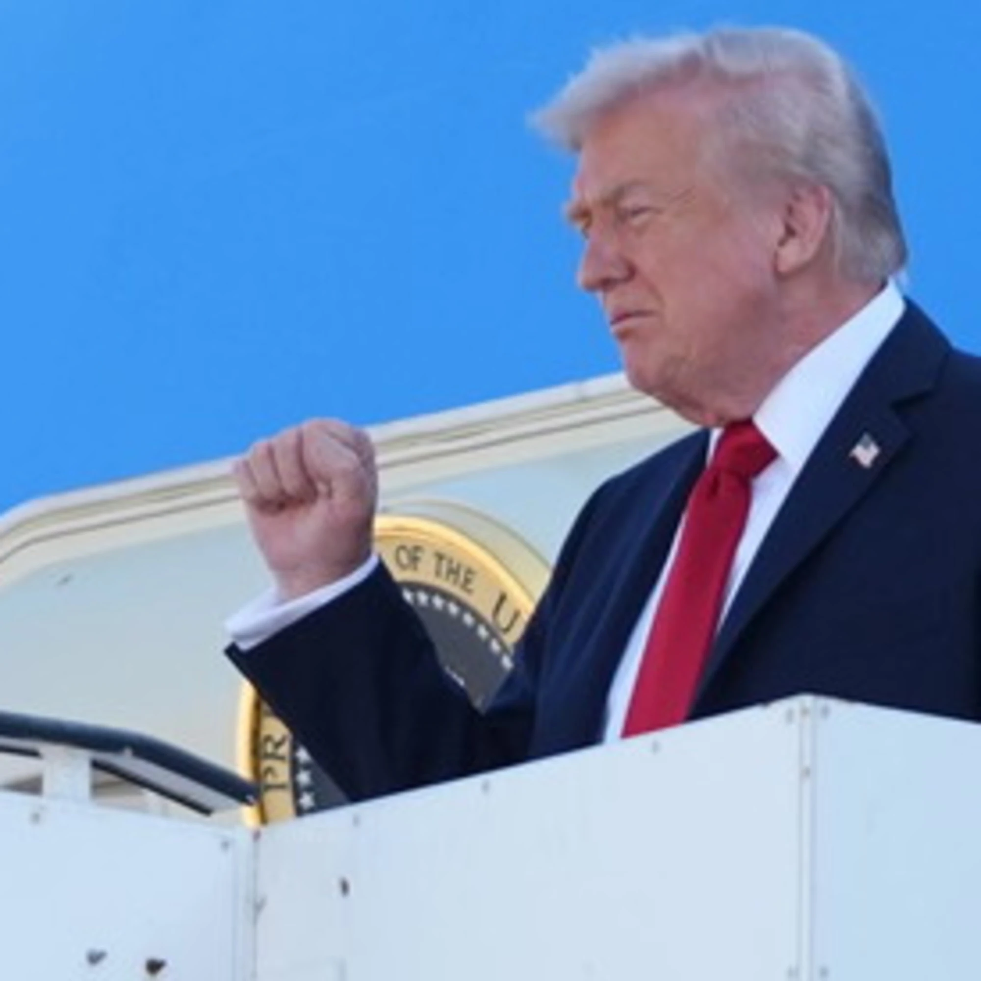 Donald Trump ora vuole la pace a Kiev: panico a sinistra
