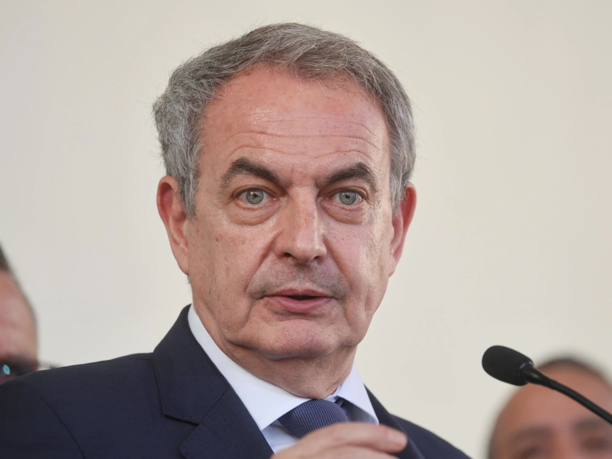 Zapatero, lo scandalo scuote la Spagna: cosa nascondeva nella cassaforte