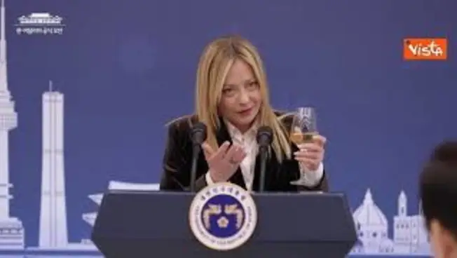 Leggi l'articolo: Il brindisi di Meloni con il Presidente Lee Jae-Myung: All'amicizia tra Italia e Corea