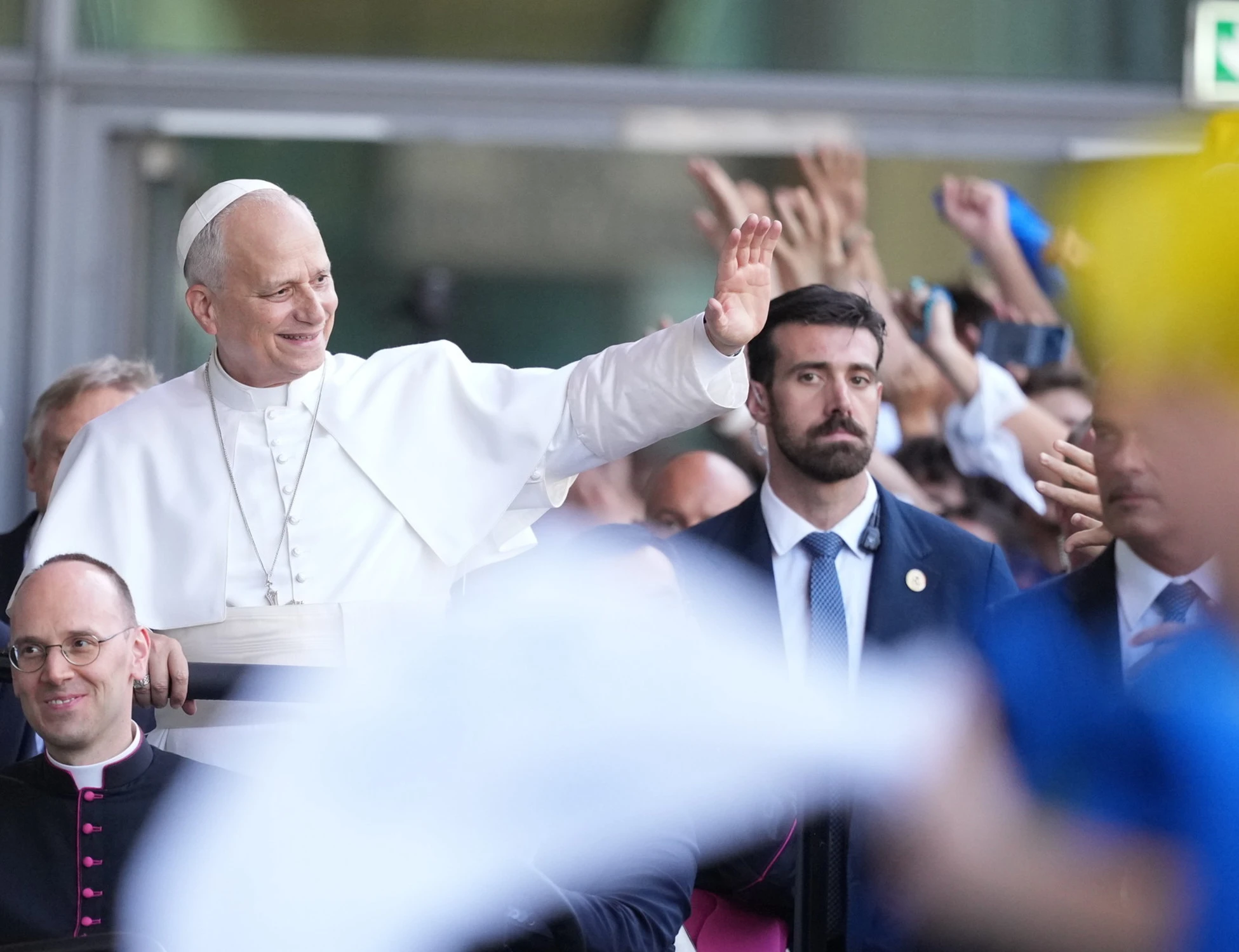 Papa Leone al Meeting di Rimini: "Prima di confini e istituzioni ci sono le persone"