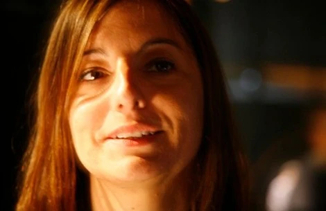M5S, la Lombardi su Facebook: "Mi hanno rubato il portafoglio con gli scontrini delle spese: aiutatemi, che faccio?"
