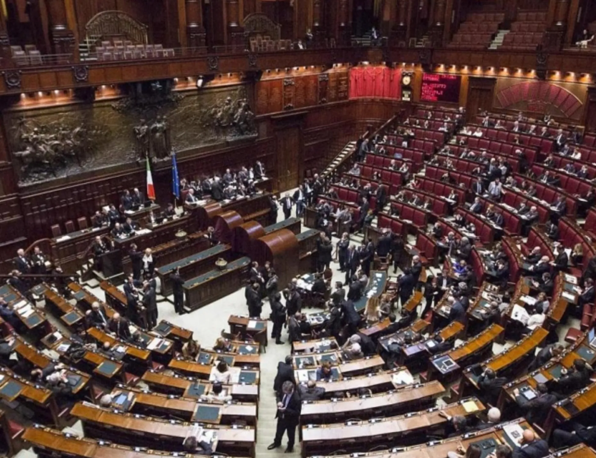 "Sciogliere futuro nazionale": Pd, delirio anti-Vannacci