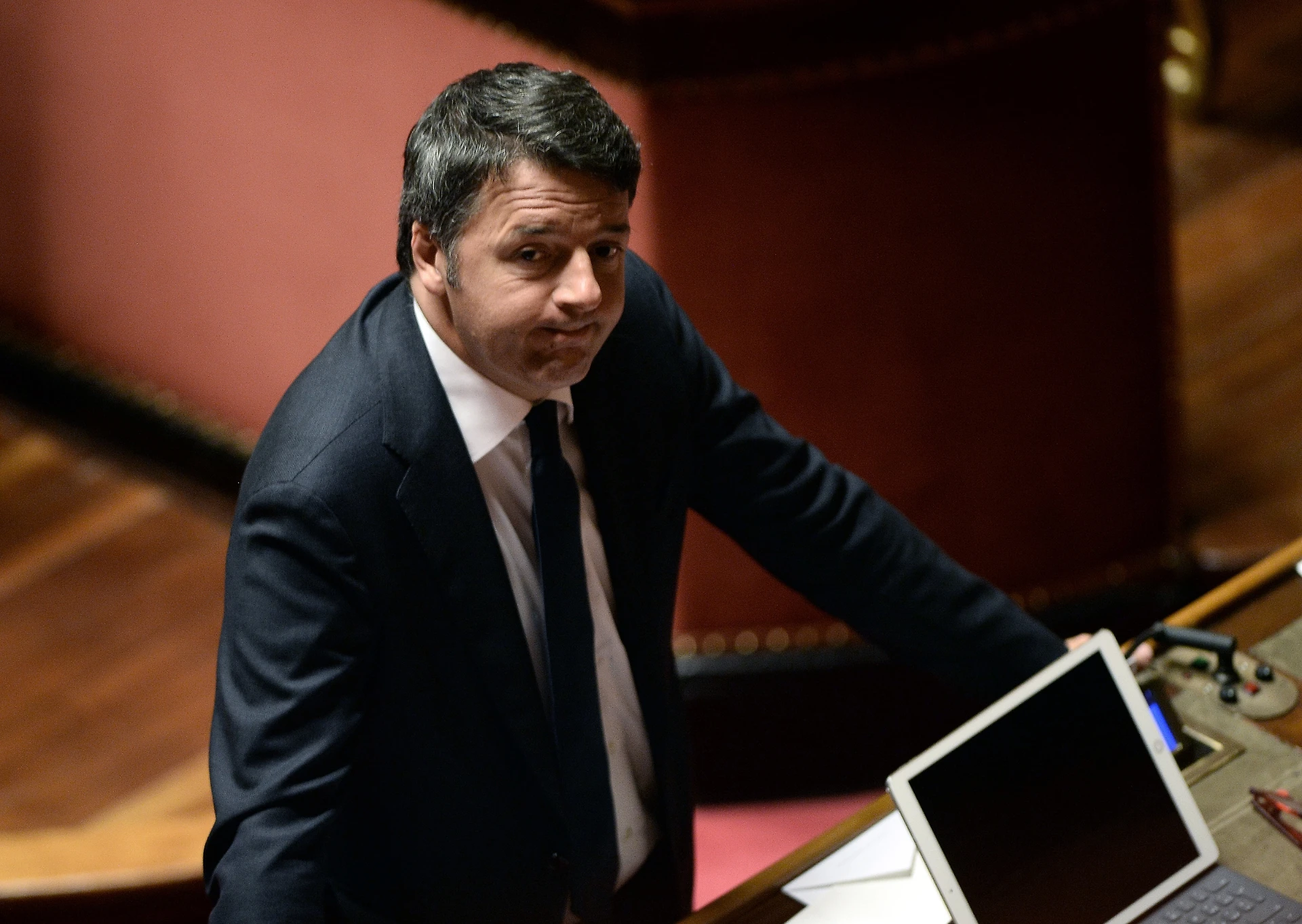 Matteo Renzi, l'incontro con il forzista Paolo Romani che lo sbugiarda: "Mi ha parlato del nuovo partito"