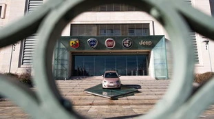 Stellantis-Renault, le grandi manovre e il futuro dell'auto