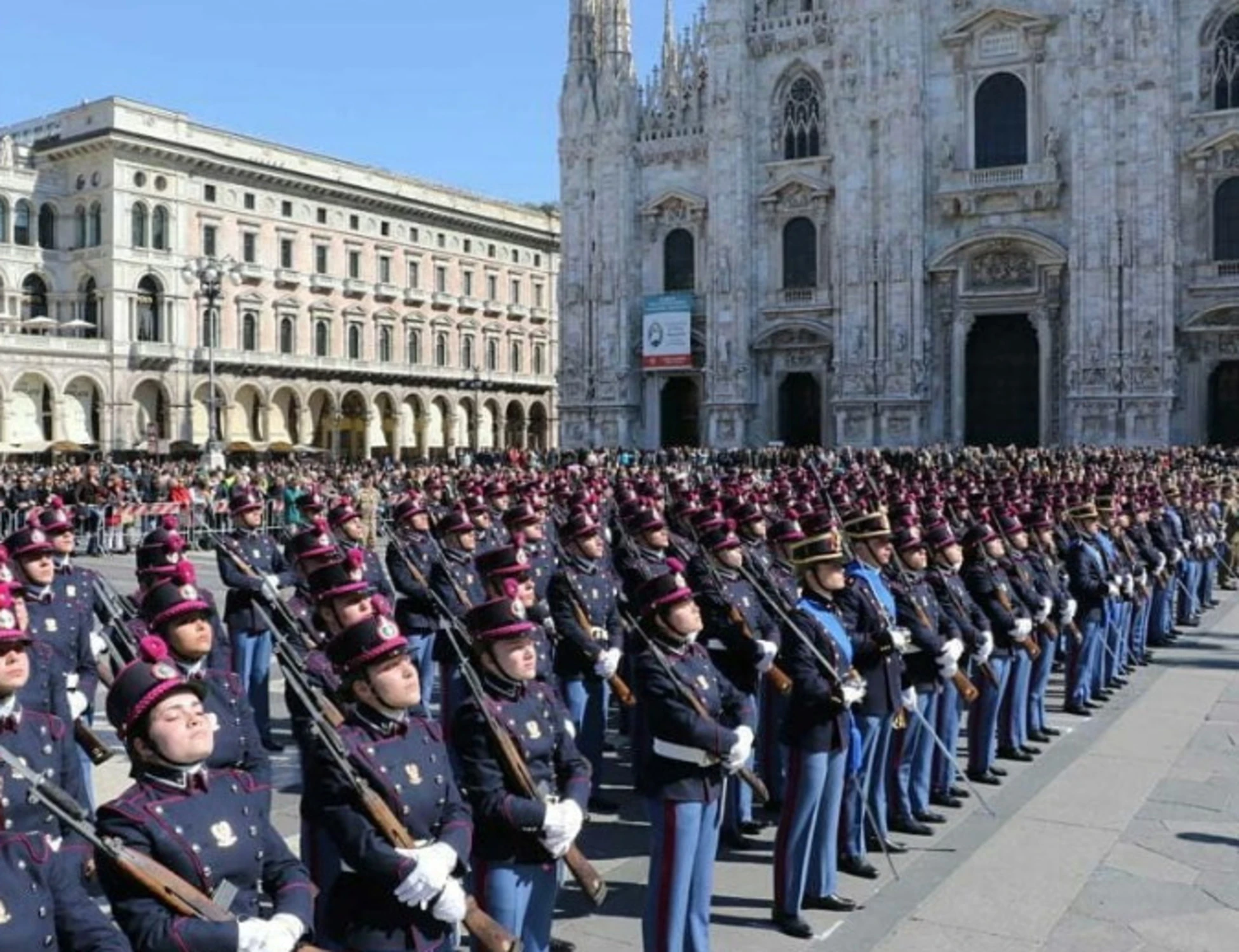 Milano, abusi sessuali alla Teuliè: arrestato professore della scuola militare