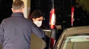 Virginia Raggi, "finale alla Trump". Terremoto in giunta a Roma, la sindaca ritira le deleghe al suo vice Bergamo