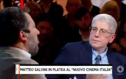 Fuori dal coro, Matteo Salvini annuncia da Giordano: "Proprio oggi è passato dal M5s alla Lega". Altra slavina