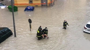Meteo, scatta l'allerta gialla: "Burrasca forte", le sette regioni a rischio disastro