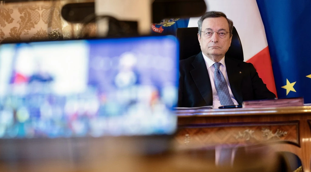 Mario Draghi, spunta una telefonata: "Se tocca il reddito di cittadinanza gli facciamo fare la fine di Falcone"