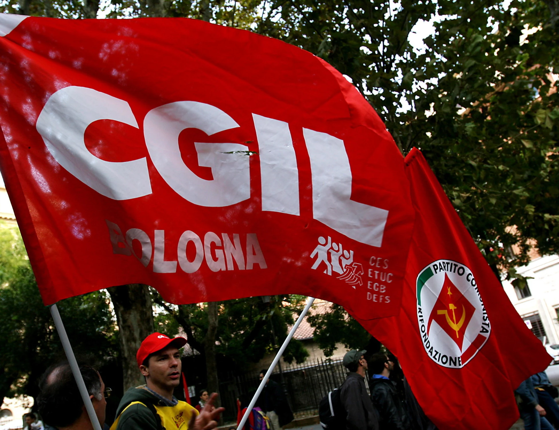 Milano, la Cgil dopo i disordini invoca un'altra piazza per "contrastare le disuguaglianze"