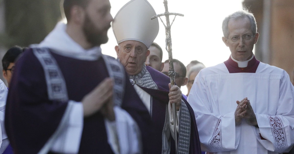 Coronavirus, sospetto contagio per il vescovo Antonio Napolioni: Papa Francesco in isolamento precauzionale