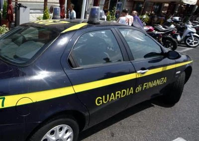 Caserta, denunciato falso cieco