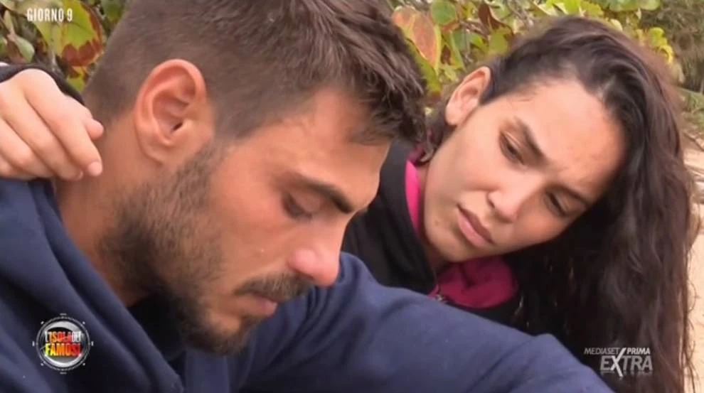 Isola dei famosi, lo strazio di Paola Di Benedetto: "Come mi ha ridotta Francesco Monte"