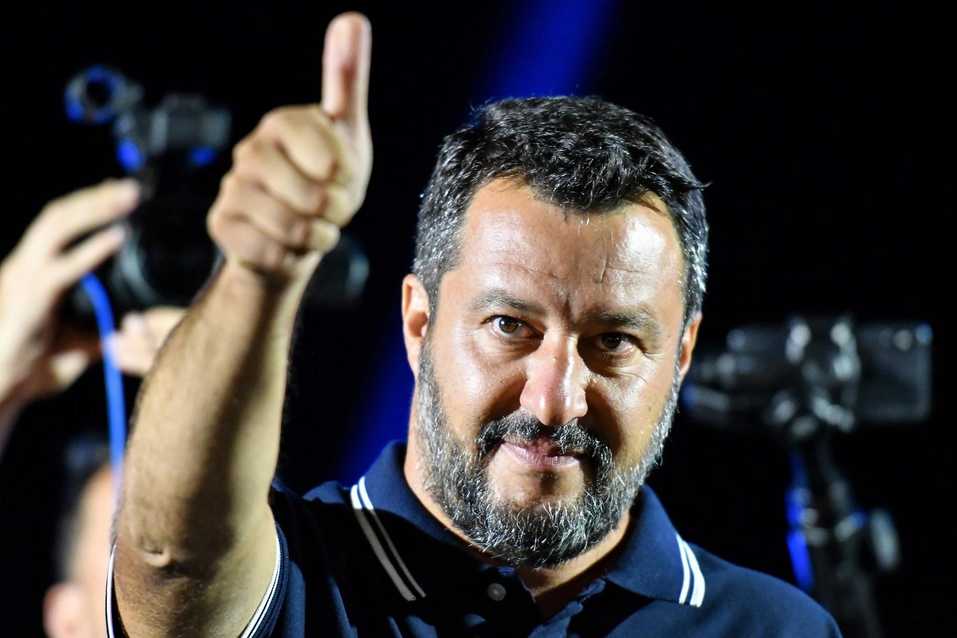 Matteo Salvini, cosa succede quando entra nella stanza dei parlamentari: roba da re