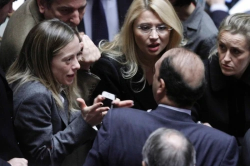 Data, regole e partecipantiIl Pdl litiga sulle primarie