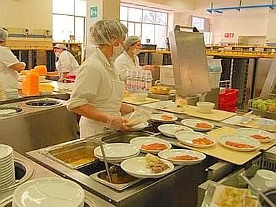 Circa il 40% dei pasti distribuiti in ospedale finisce nella pattumiera