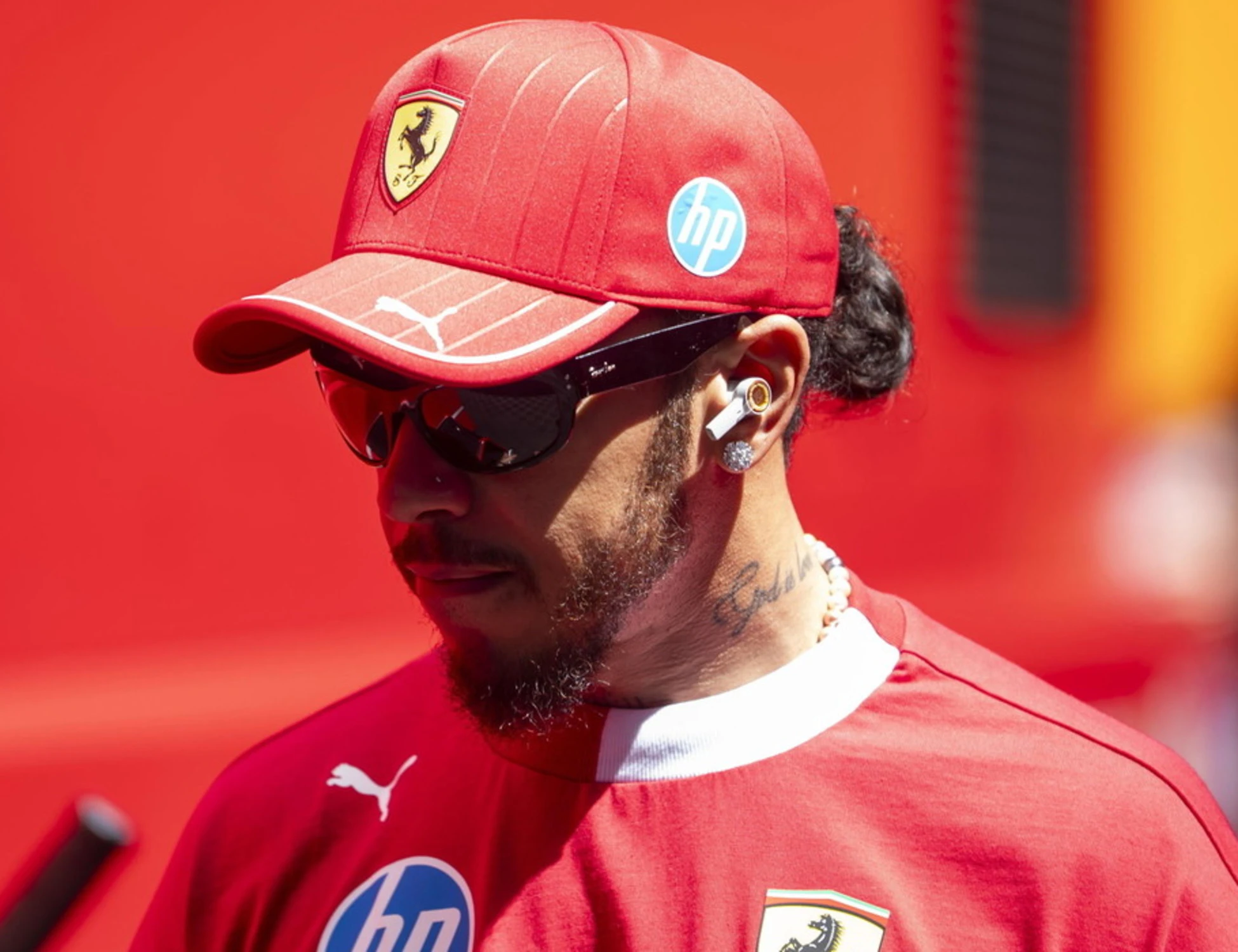 Lewis Hamilton, lo sfogo-choc: "Sono inutile, la Ferrari dovrebbe cambiare pilota"