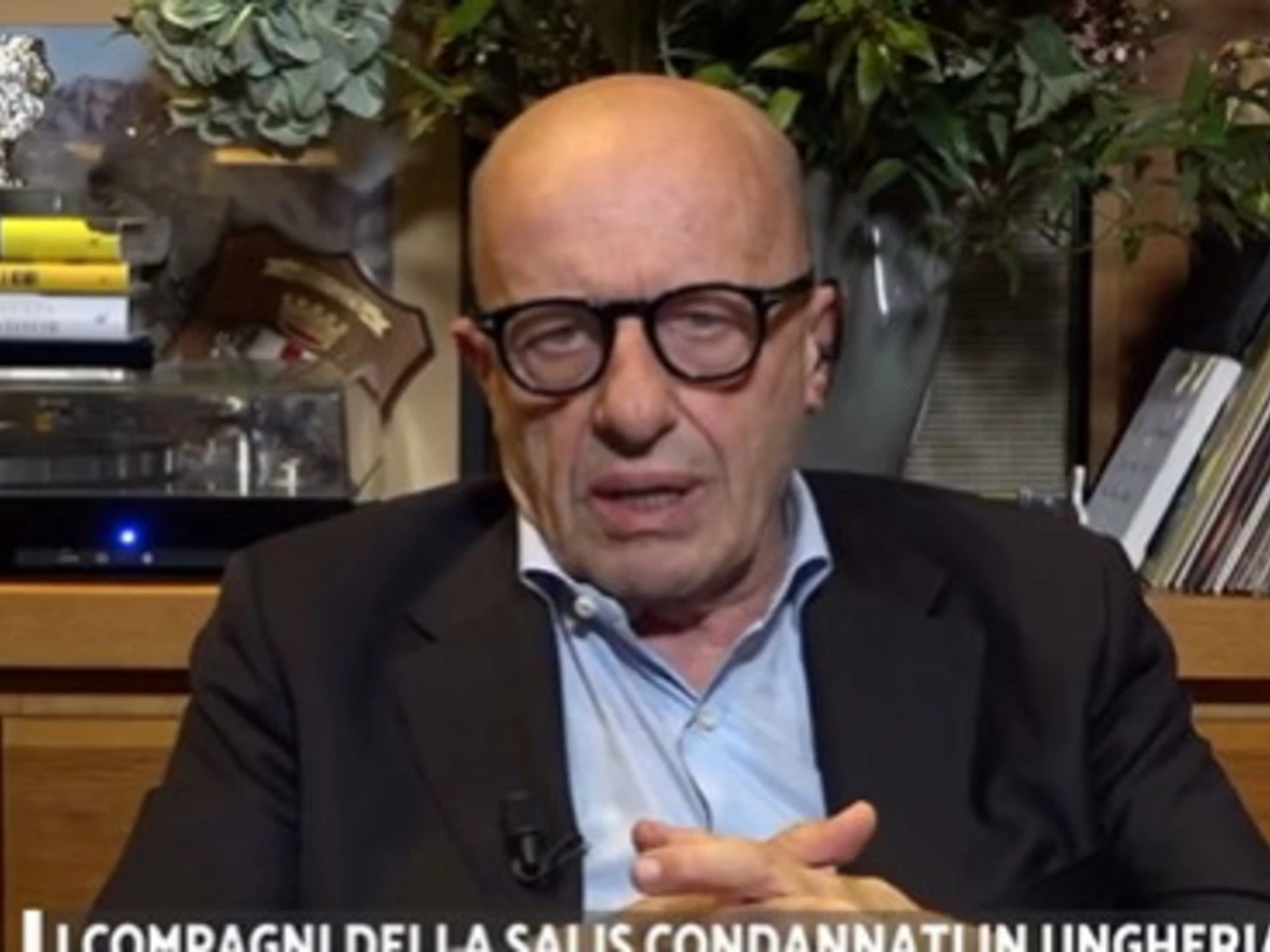 4 di Sera, Alessandro Sallusti a valanga: "Ilaria Salis persona violenta, come fanno a candidarla?"