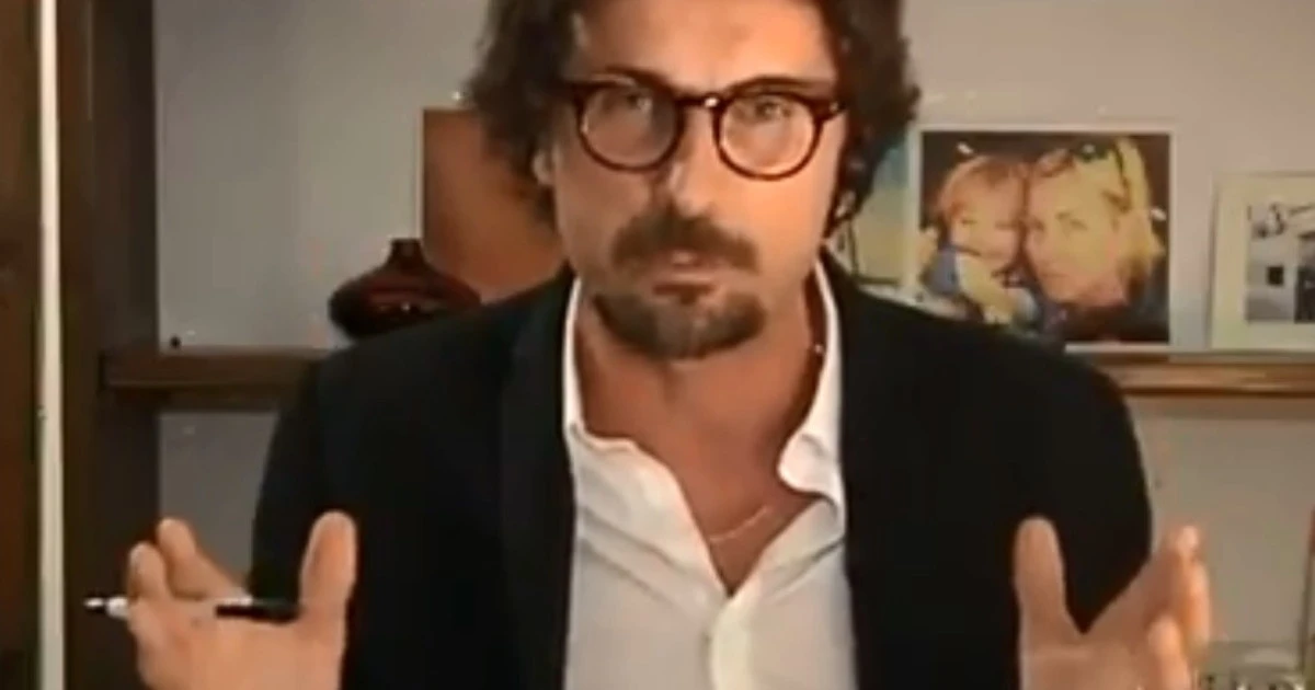 Stasera Italia, Danilo Toninelli e l'appello-coronavirus? Attenzione, cosa appare sulla scrivania