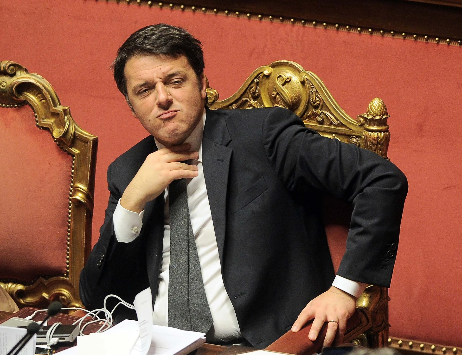 Renzi manda a casa due ministri. Arriva il rimpasto: ecco cosa cambia