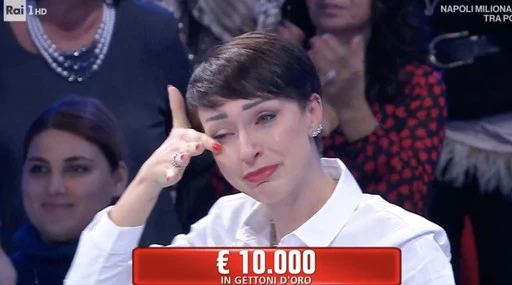 Affari Tuoi, il passato difficilissimo di Martina: crolla anche Amadeus, tutto torna