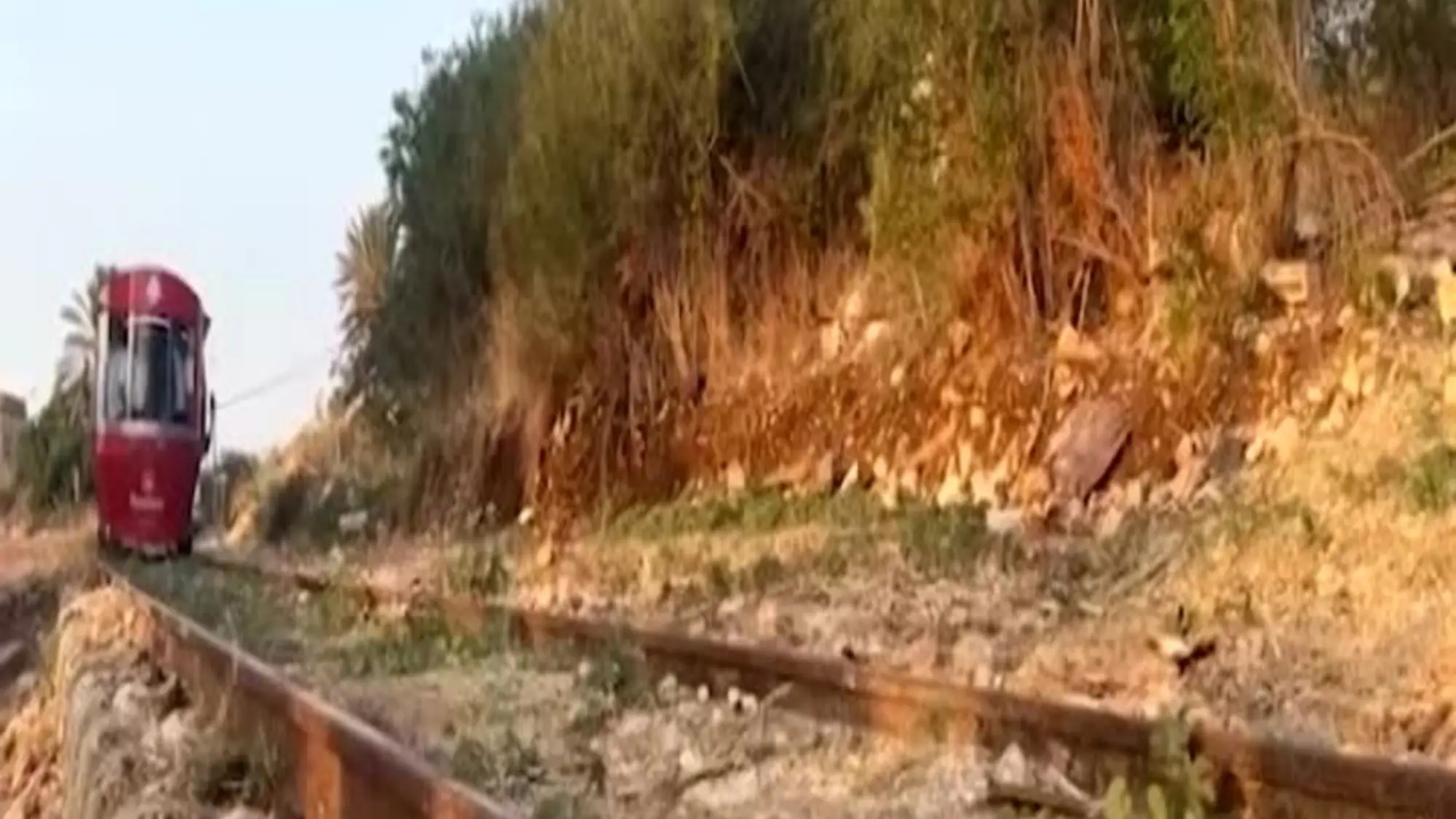 Libano, un treno a energia solare ripercorre la storica linea costiera