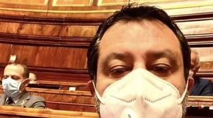 Matteo Salvini contro Teresa Bellanova: "Sanatoria per un esercito di clandestini? Avrebbe più senso aiutare gli italiani"