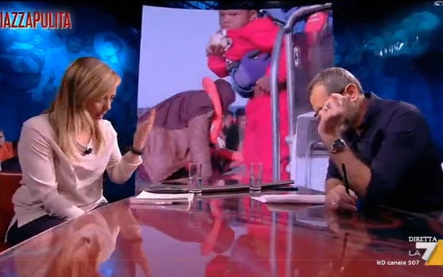 Giorgia Meloni a PiazzaPulita, la verità sul blocco navale con cui sbugiarda Corrado Formigli