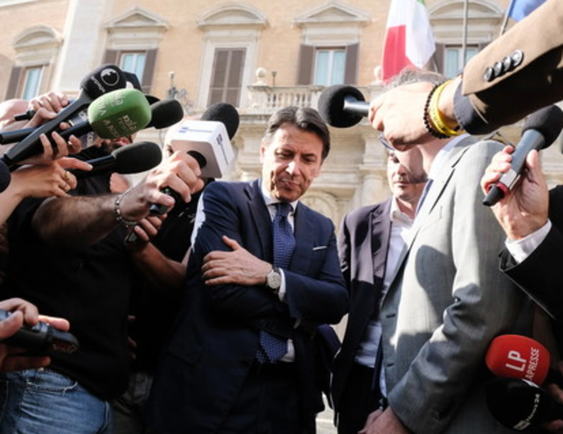 &quot;Onest&agrave;&quot; chi? Grillini morosi e inchiodati: debiti per 2,8 milioni