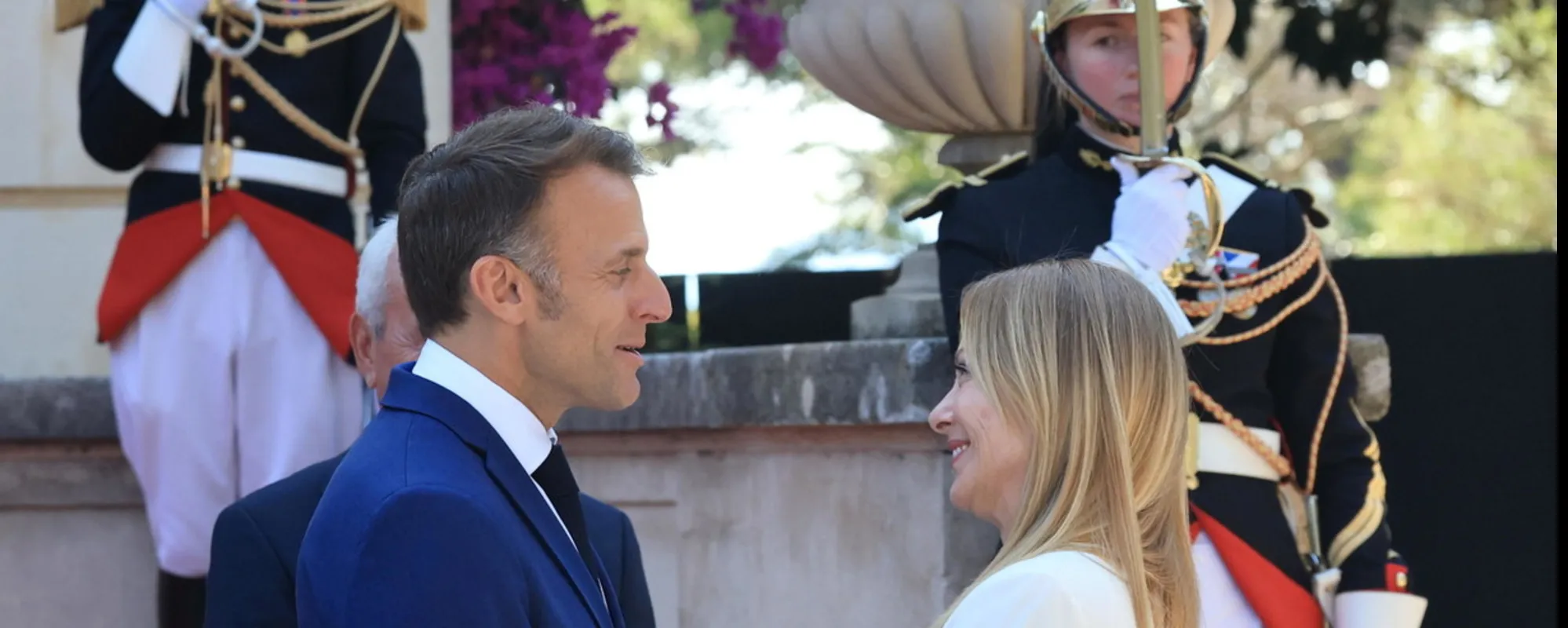 Leggi l'articolo: "Il mio rapporto con Macron?": Meloni gela la sinistra. Poi azzera Rutte su basi e Iran