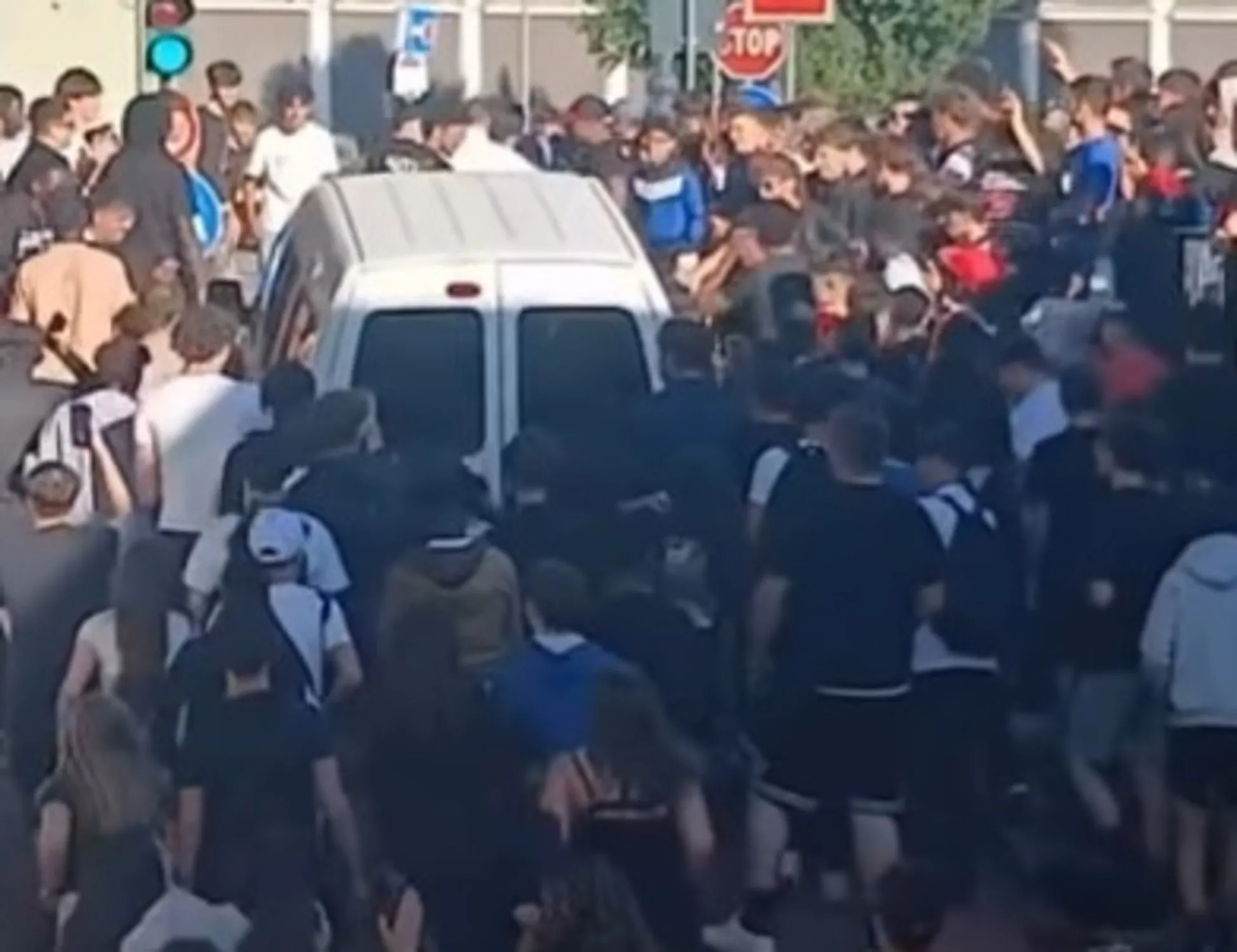 Leggi l'articolo: Tiktoker marocchino scatena il caos: assalto e danni, cosa sta succedendo a Campo Marzo