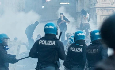 https://media.liberoquotidiano.it/ixFRRK6fkoi_X_eB4CYCw-6xdu4VuHOr58dKmopnyvM/width:800/quality:90/aW1hZ2VzLzIwMjYvMTAvMTkvMTQ0MTA0OTYyLWM3MjM5NzFiLTQwZTgtNDllZi05YWY0LWI4YzRhNDdjY2NjZC5qcGc.webp
