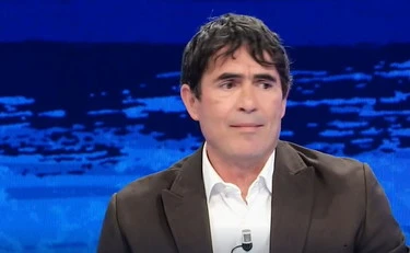 Nicola Fratoianni insulta Giorgia Meloni: "C'è qualcosa di malato"