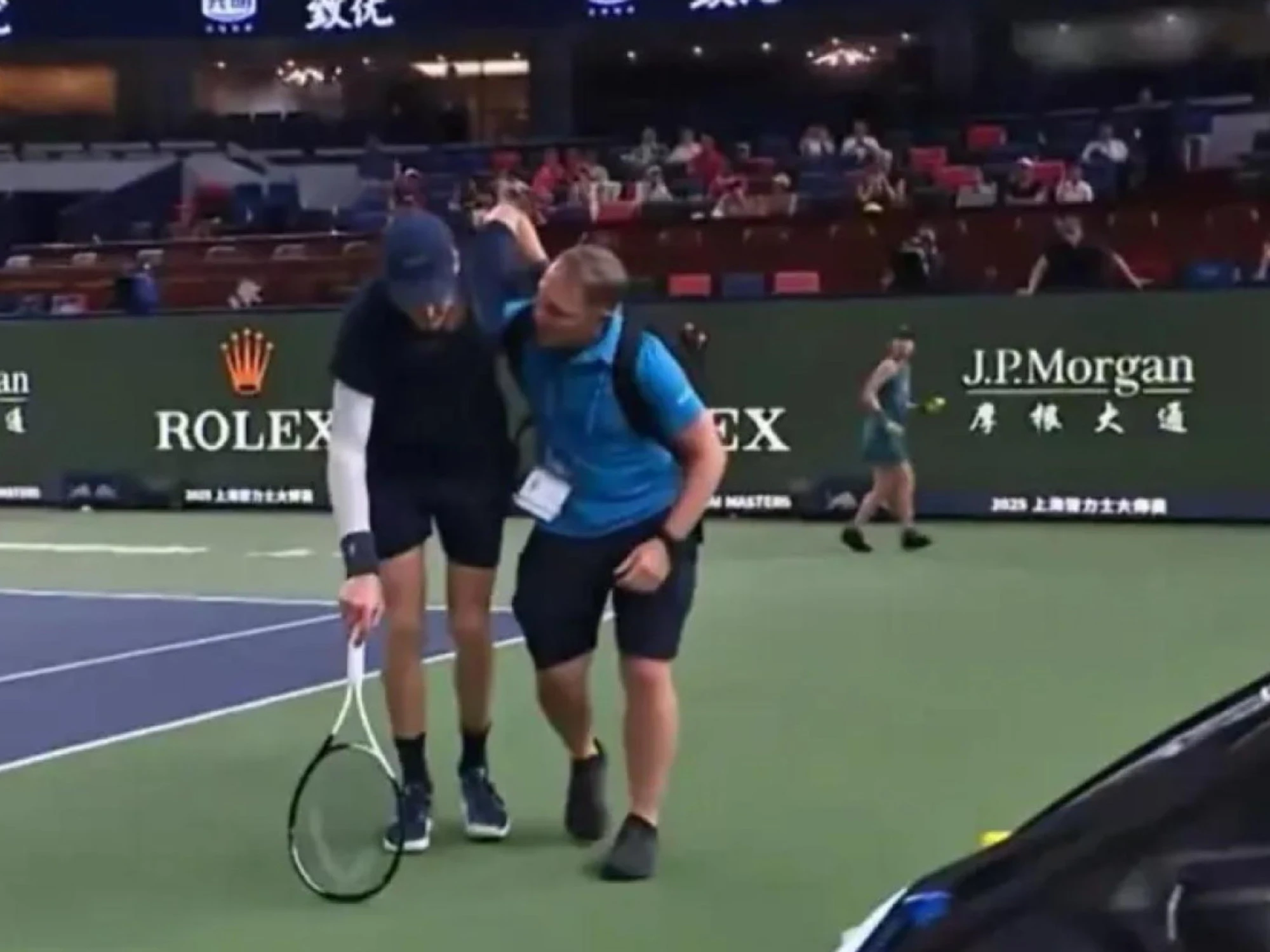 Jannik Sinner e i crampi, "strano...": il malizioso sospetto di Johnson