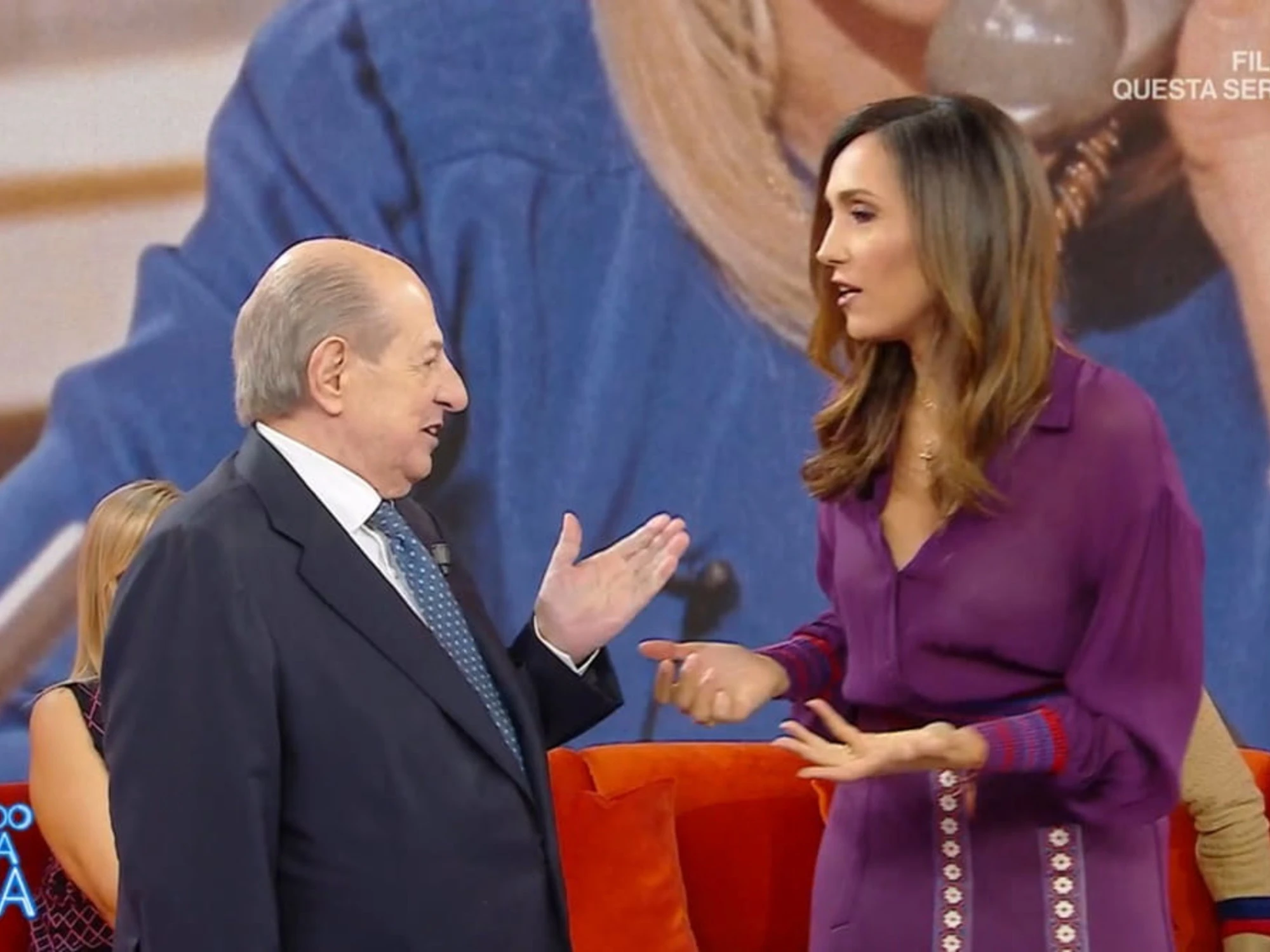 La Volta Buona, Magalli spiana ancora De Martino: "Un vestito orrendo"