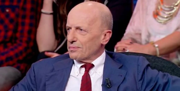 Alessandro Sallusti, il sospetto su Giuseppe Conte: "Sanremo e coronavirus, armi di distrazione di massa"