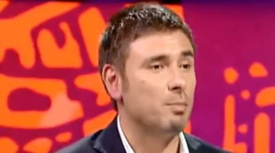Alessandro Di Battista "scippa" Giuseppe Conte a Di Maio: "Iscriversi al M5s? Lo ho detto prima io"