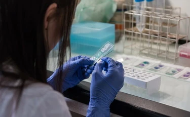 Regno Unito, focolaio di meningite: due morti, 11 casi gravi