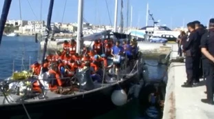 Immigrazione, quattro sbarchi e circa 200 persone a Lampedusa: ora la quarantena, il governo sta a guardare