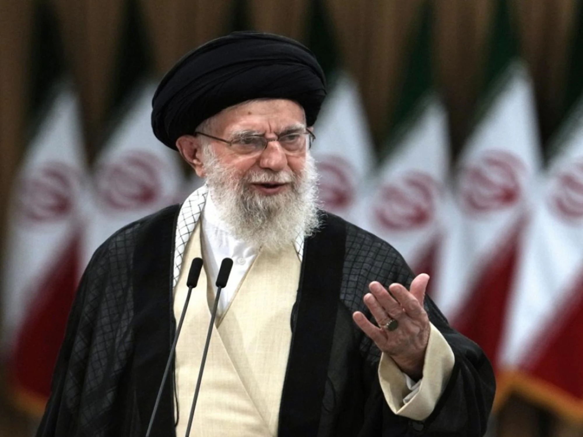 Iran, dietro Khamenei e la sua cricca c'è un Paese quasi normale