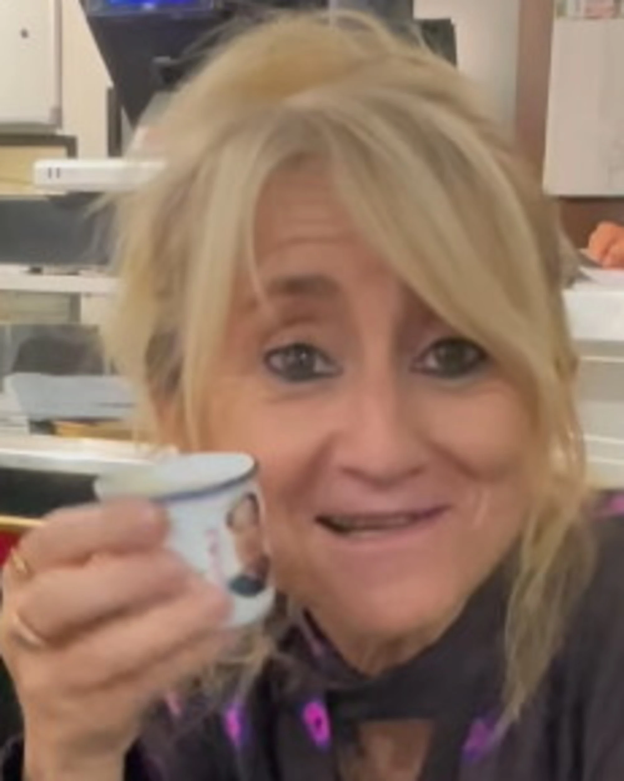 Luciana Littizzetto, il video con la tazzina di Mao Zedong è un caso: "Come Hitler"
