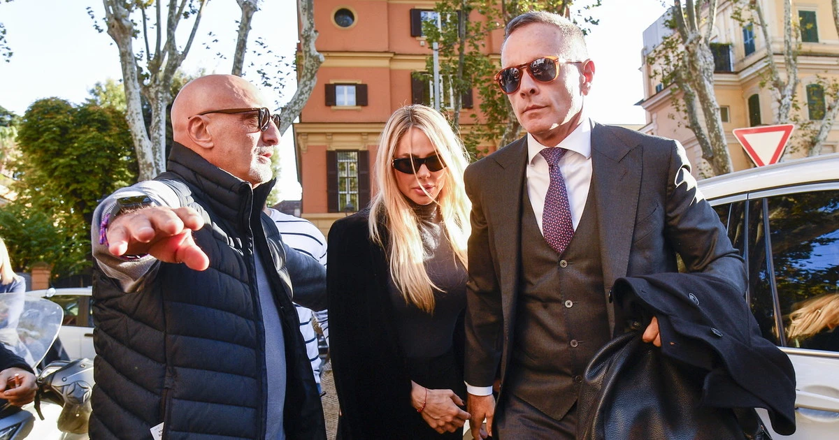 Ilary Blasi e Totti si incrociano: quello che accade stupisce tutti