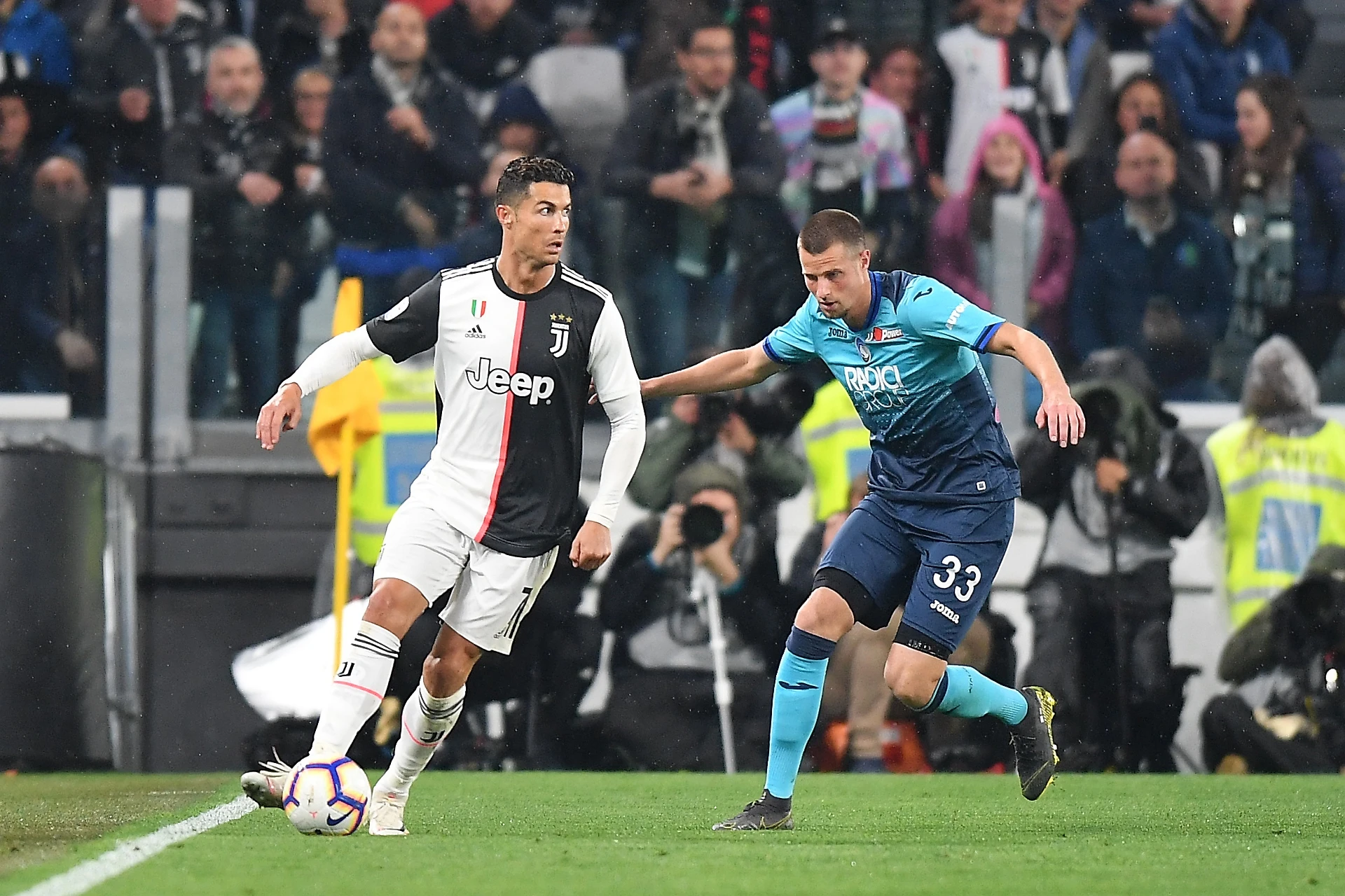 Mandzukic replica a Ilicic: festa della Juventus, l'Atalanta verso la Champions