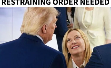 Trump insulta Meloni, passato ogni limite: "serve un ordine restrittivo"