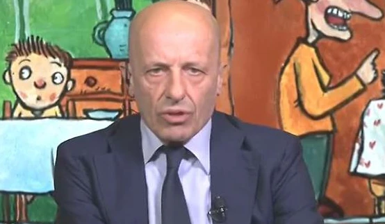 Alessandro Sallusti a Stasera Italia smonta l'asse Pd-M5s: "Ancora prima di sposarsi, sono già rancorosi"