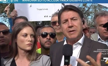 L'aria che tira, Giuseppe Conte spiana Elly Schlein: "Lo confesso, non risolve nulla"