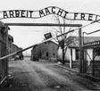 Ritrovata insegna di Auschwitz