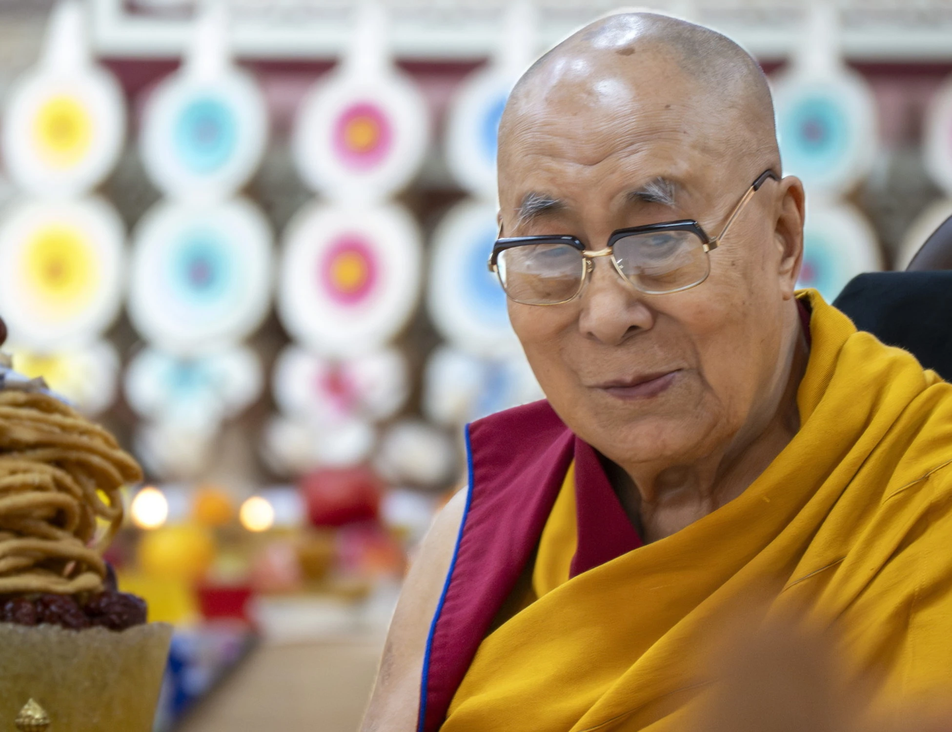 Il Dalai Lama sfida la Cina: compie 90 anni e decide se e come reincarnarsi
