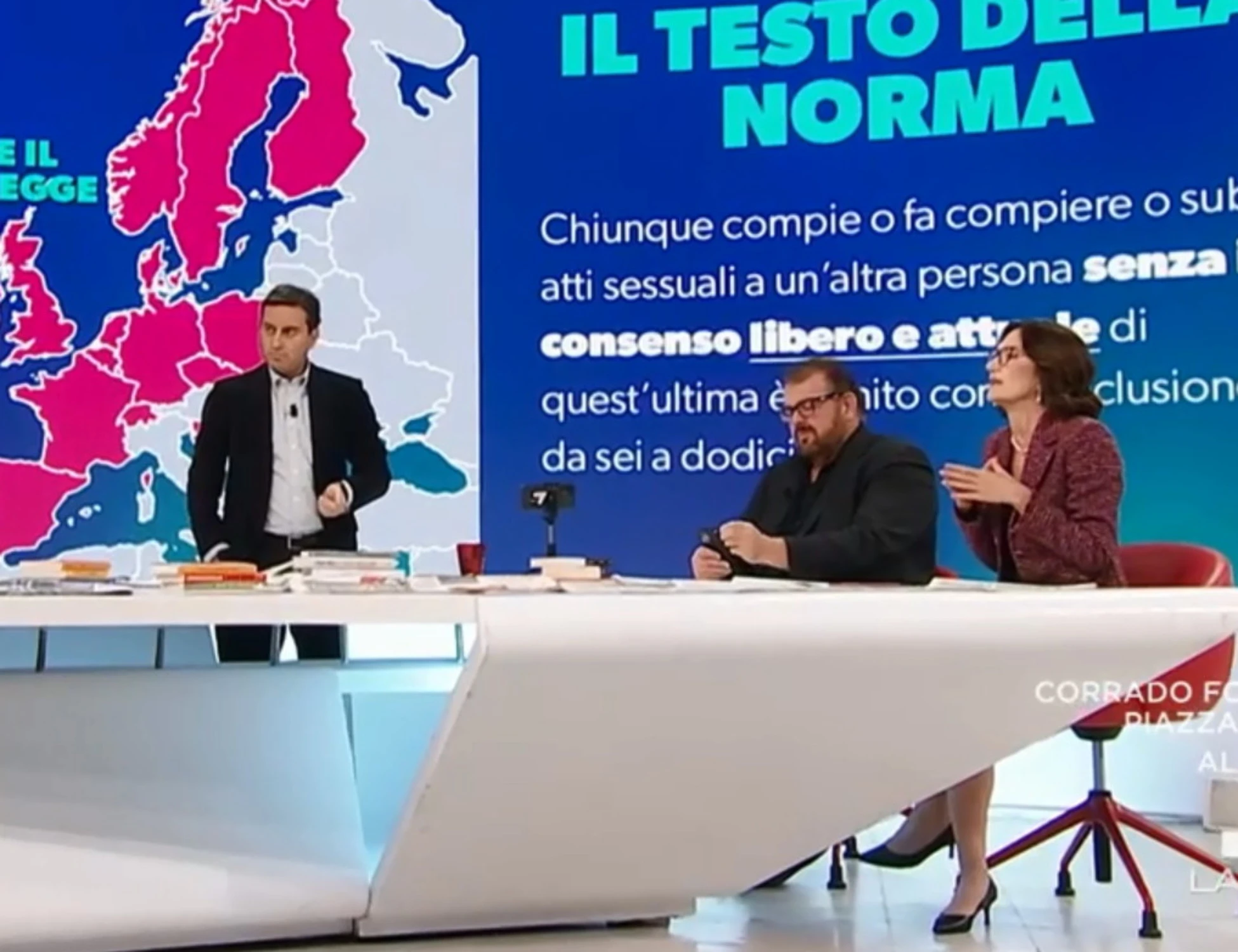 L'aria che tira, Gelmini zittisce Piccolotti: "Tutto falso", scontro in tv